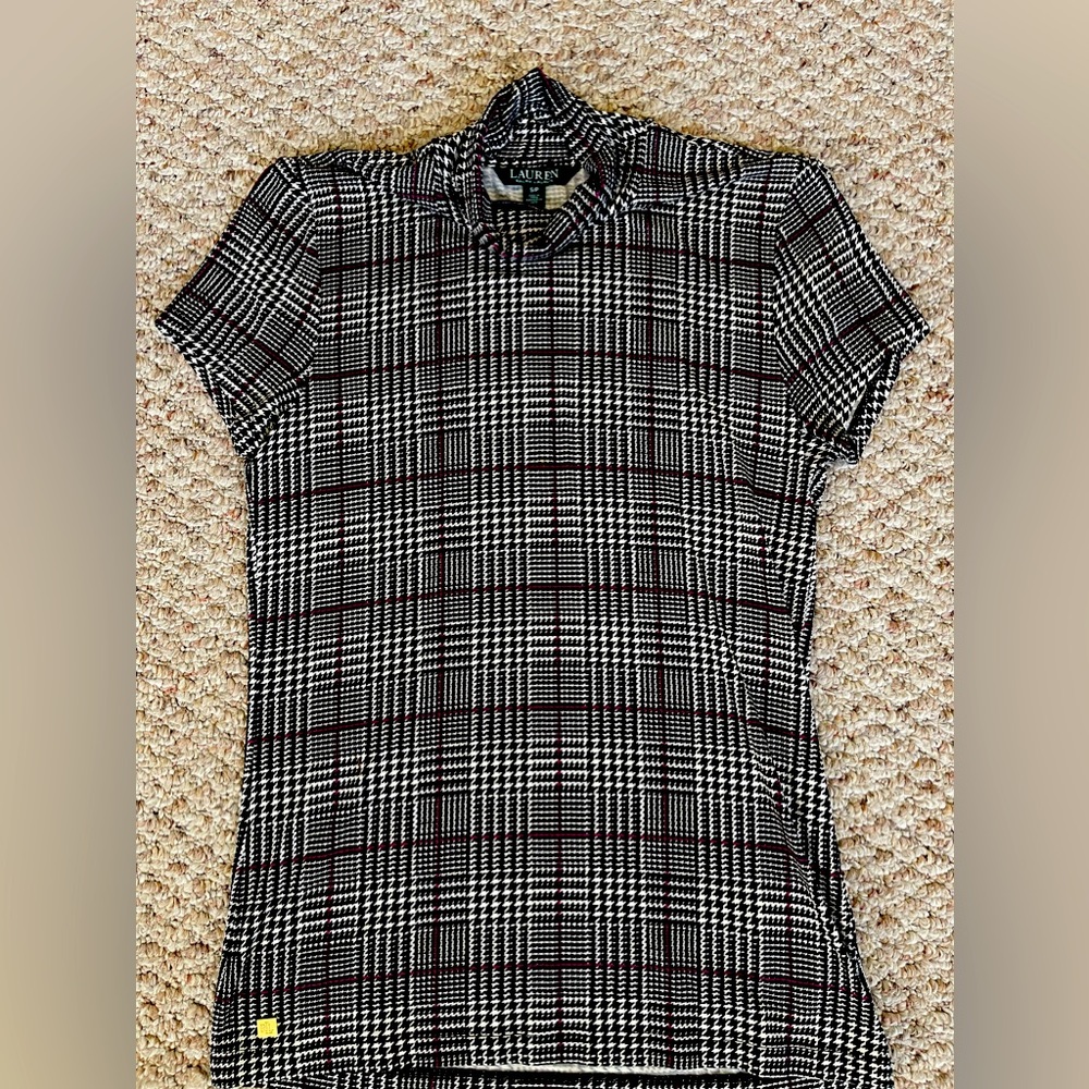 Women’s Ralph Lauren short sleeve turtle neck. Never worn. Size small